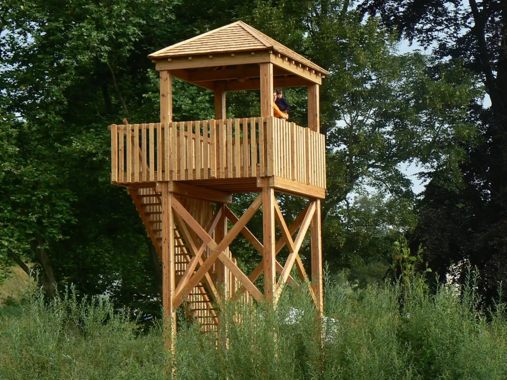 Tours d'observation avec toiture